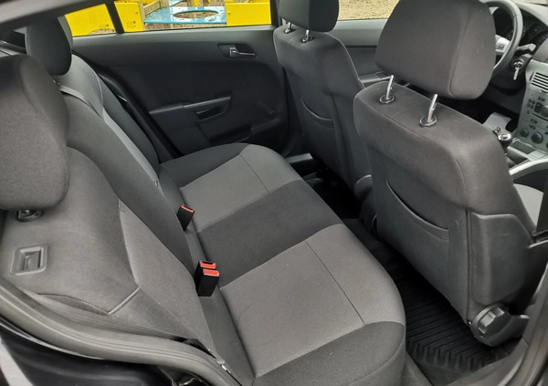 Opel Astra cena 17500 przebieg: 243080, rok produkcji 2011 z Ostróda małe 704
